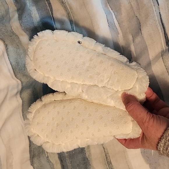 NWT! Slippers size 9/10 with velcro opening - Picture 5 of 8